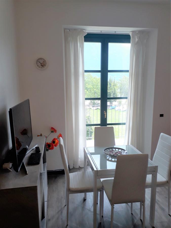 קמפיונה דל גארדה Campione Giulia Exclusive Lakefront Apartment By Gardadomusmea מראה חיצוני תמונה